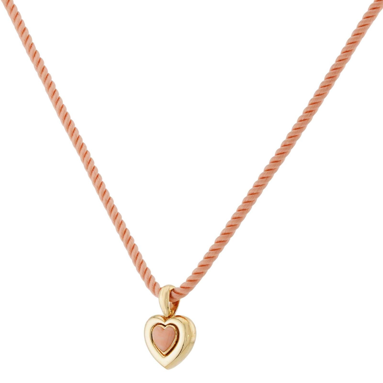 VAN CLEEF & ARPELS Pink Coral Yellow Gold Silk Cord Pendant Necklace For Sale 1