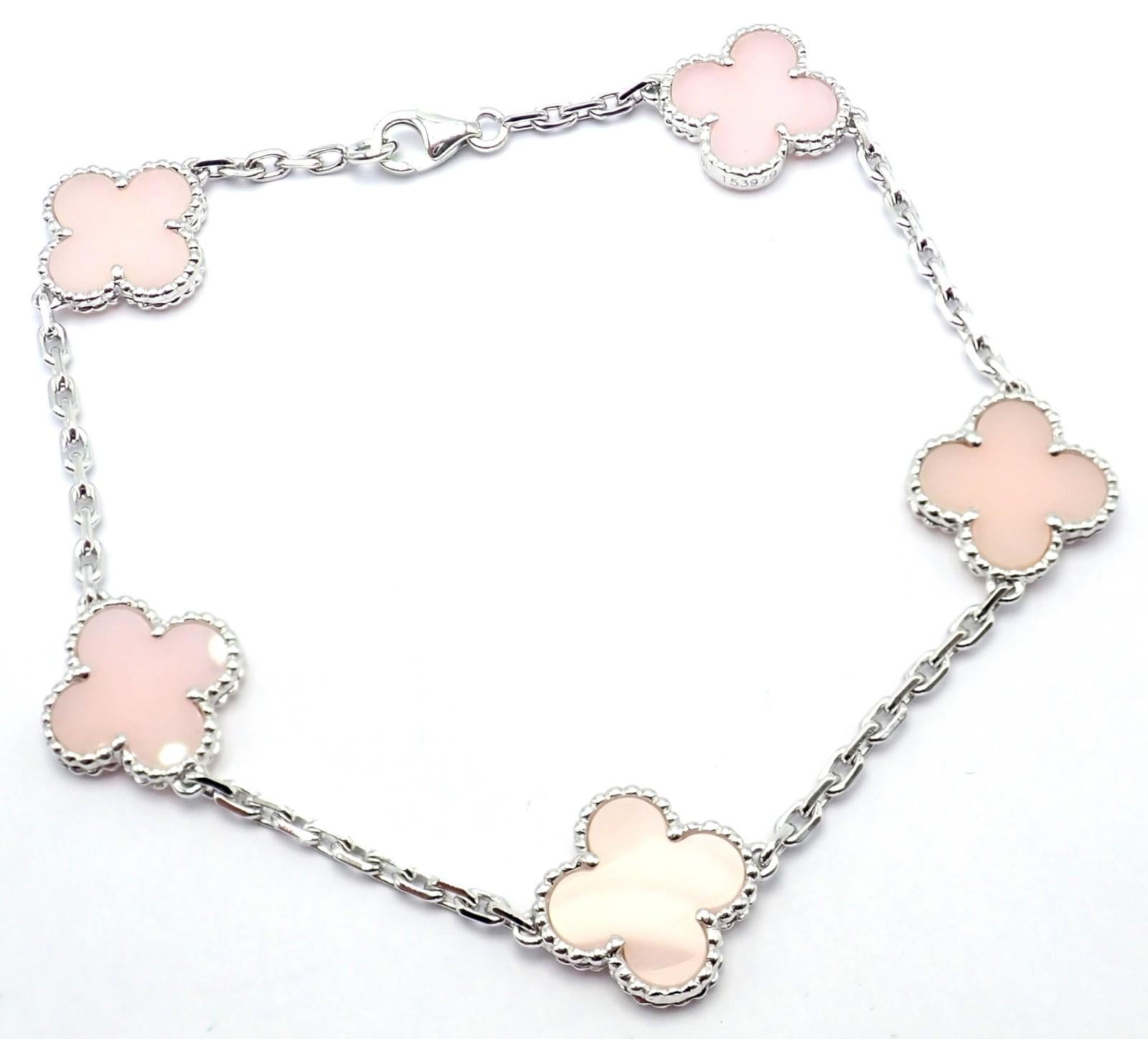 Non taillé Van Cleef & Arpels Opale rose Vintage Alhambra Five Motif Bracelet en or blanc en vente