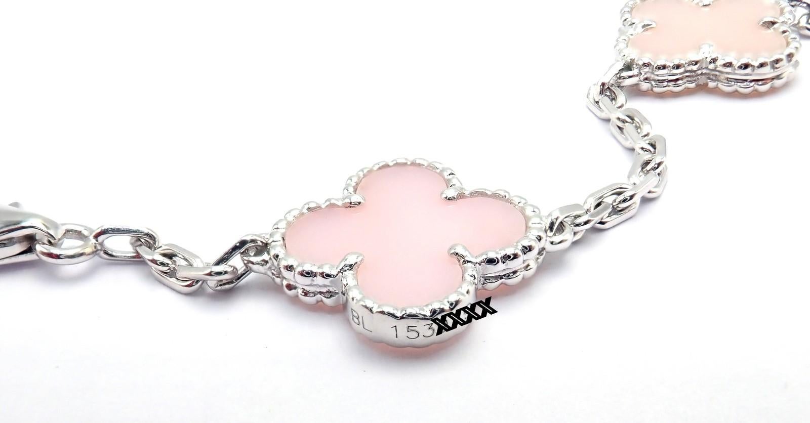Van Cleef & Arpels Opale rose Vintage Alhambra Five Motif Bracelet en or blanc Unisexe en vente