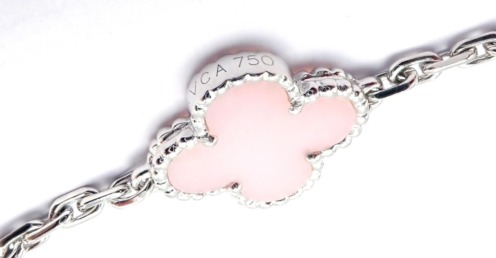 Van Cleef & Arpels Opale rose Vintage Alhambra Five Motif Bracelet en or blanc en vente 2