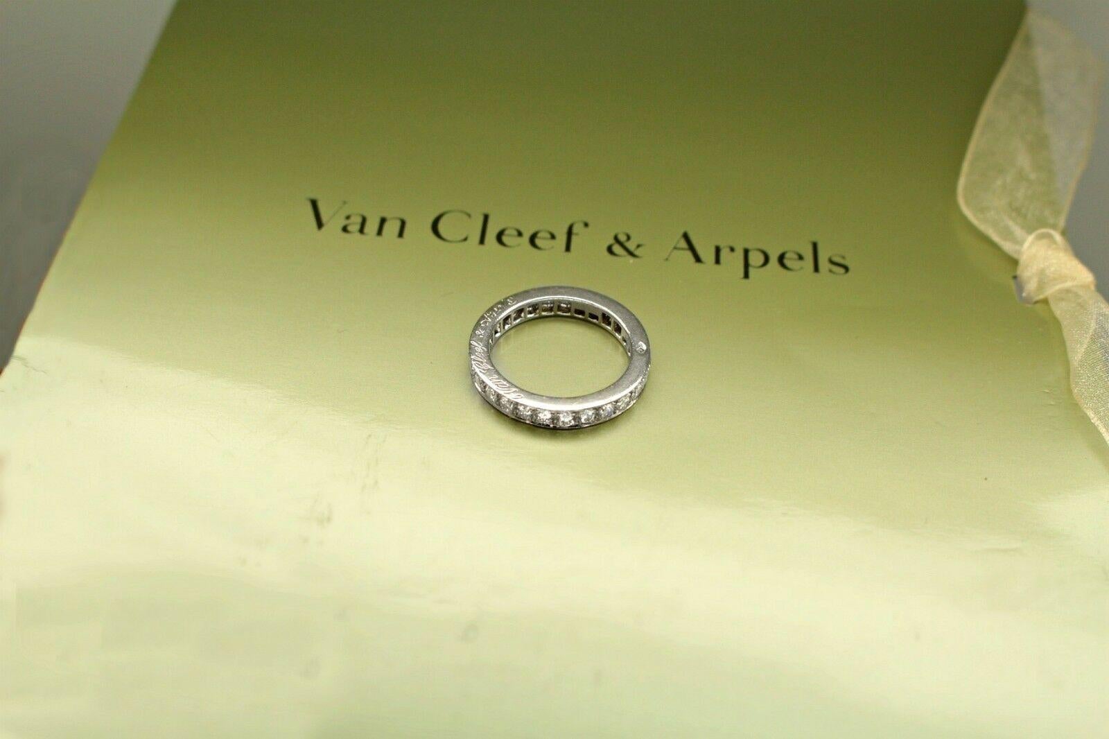 Contemporary Van Cleef & Arpels Platinum 0.89 Carat Diamond Romance Eternity Ring