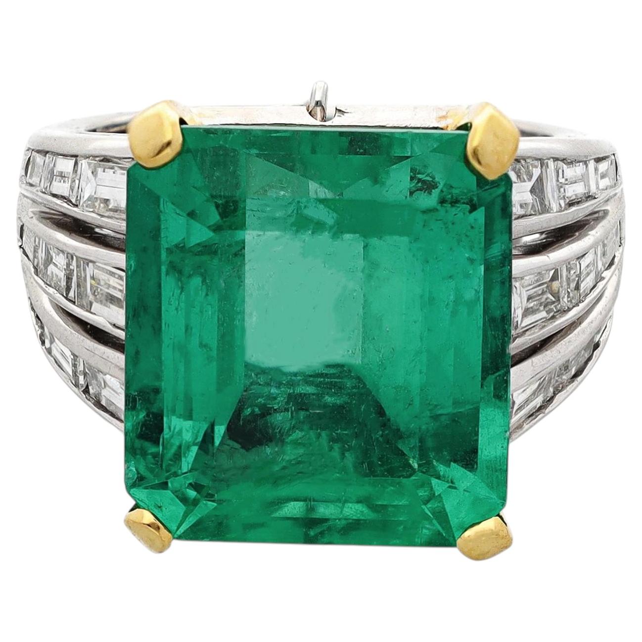 VAN CLEEF & ARPELS Platinum & 18K Yellow Gold Colombian Emerald and Diamond Ring