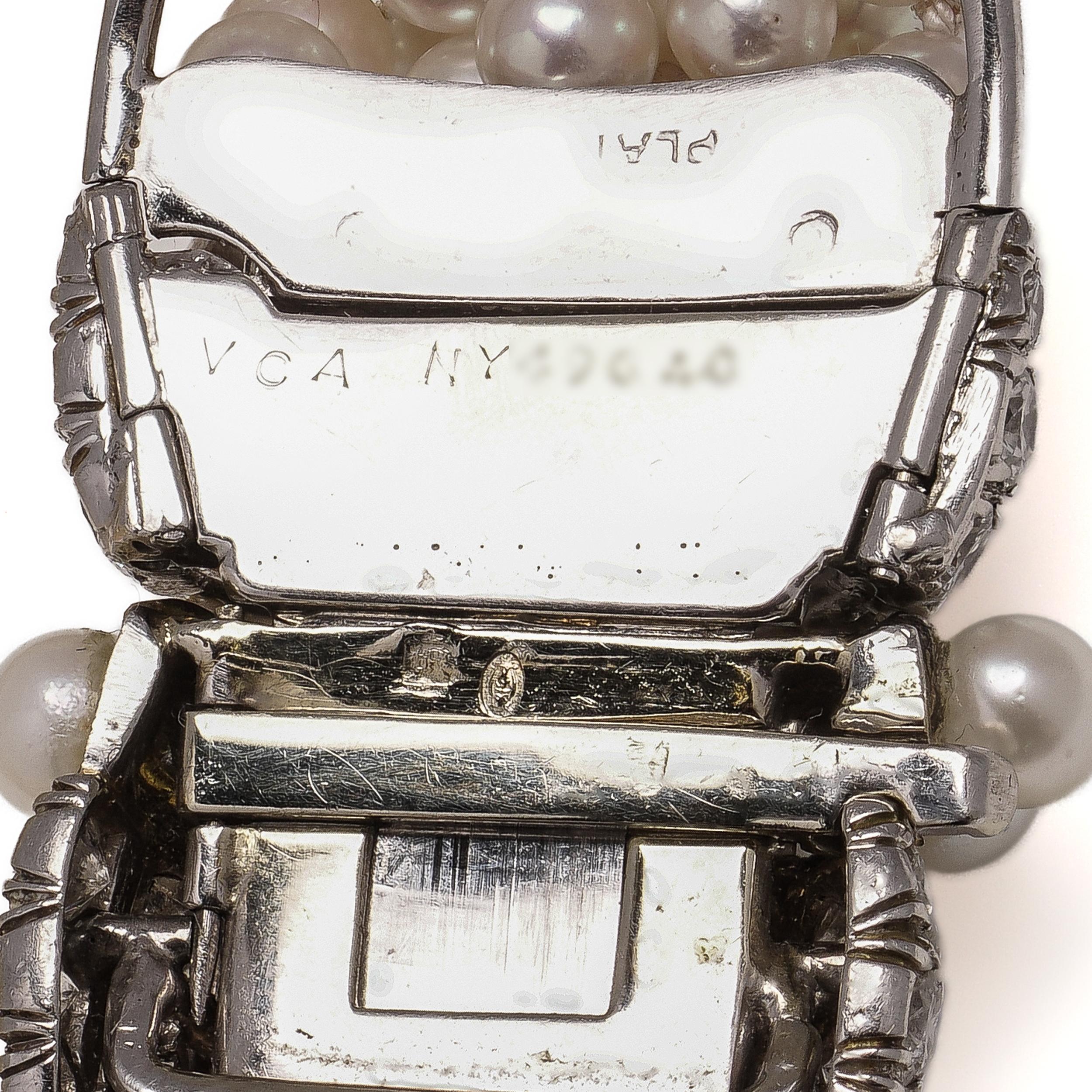 Van Cleef & Arpels Platinum and Diamond Bow Clasp Pearl Bracelet For Sale 2