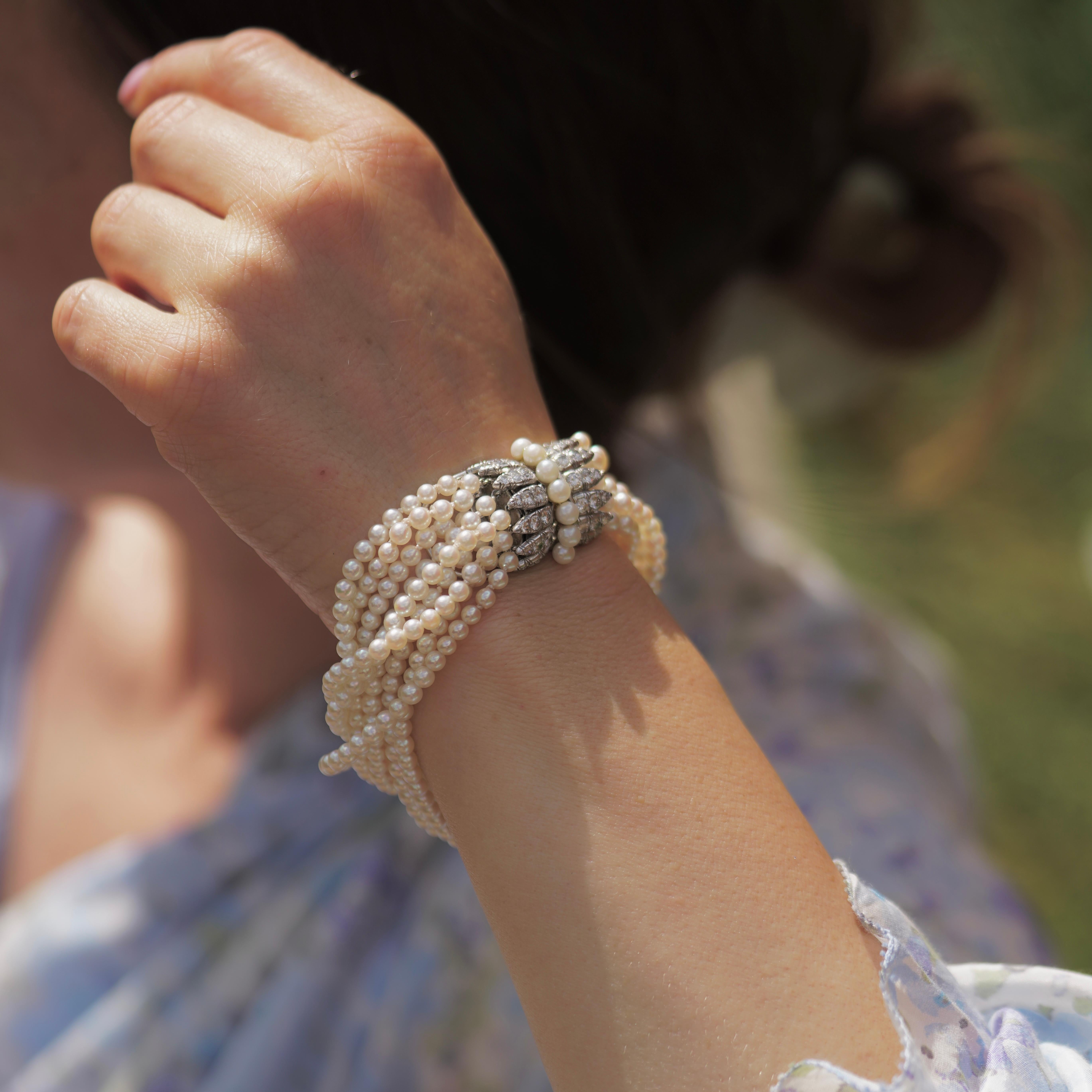Van Cleef & Arpels Bracciale di perle con chiusura a fiocco in platino e diamanti in vendita 4