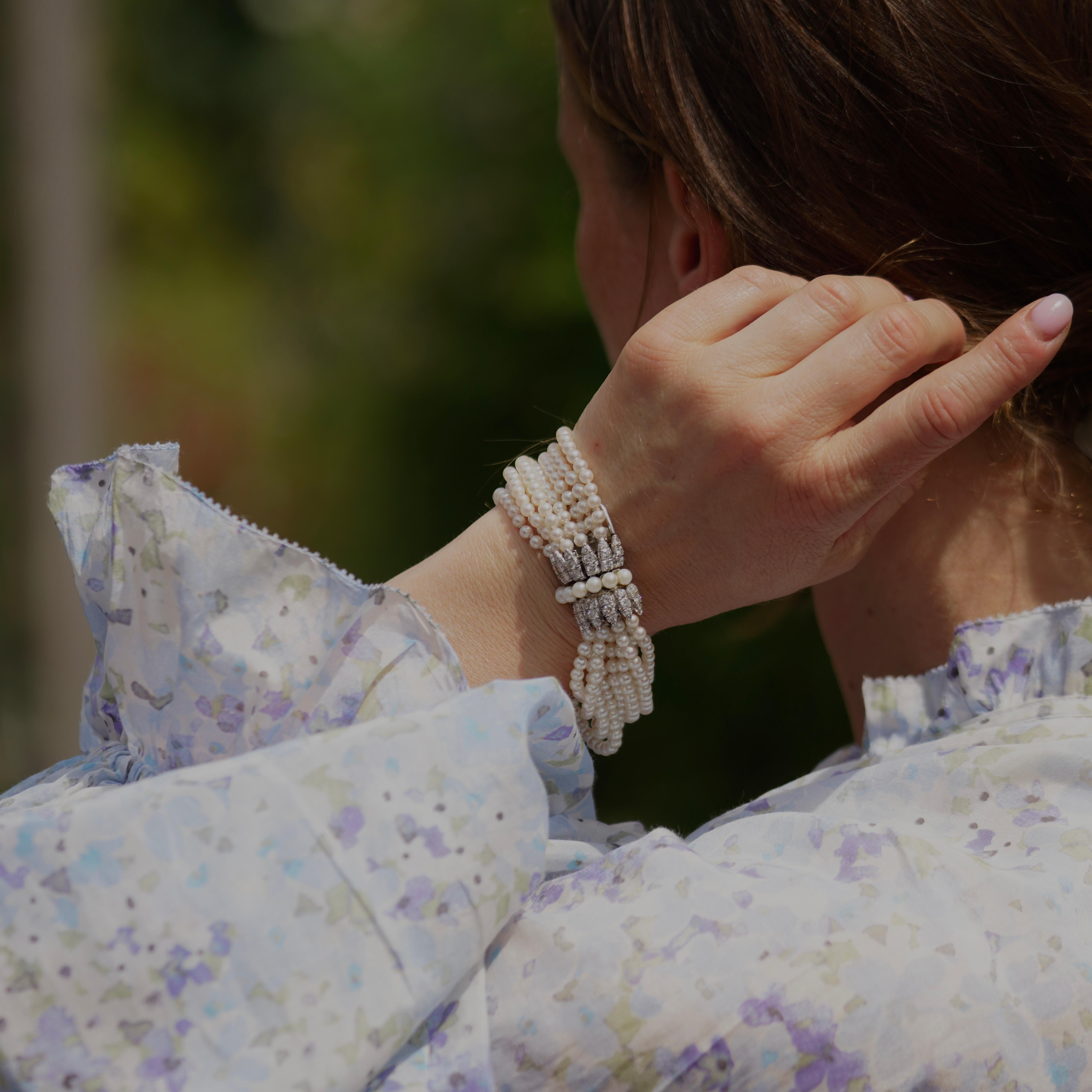 Van Cleef & Arpels Bracciale di perle con chiusura a fiocco in platino e diamanti in vendita 5