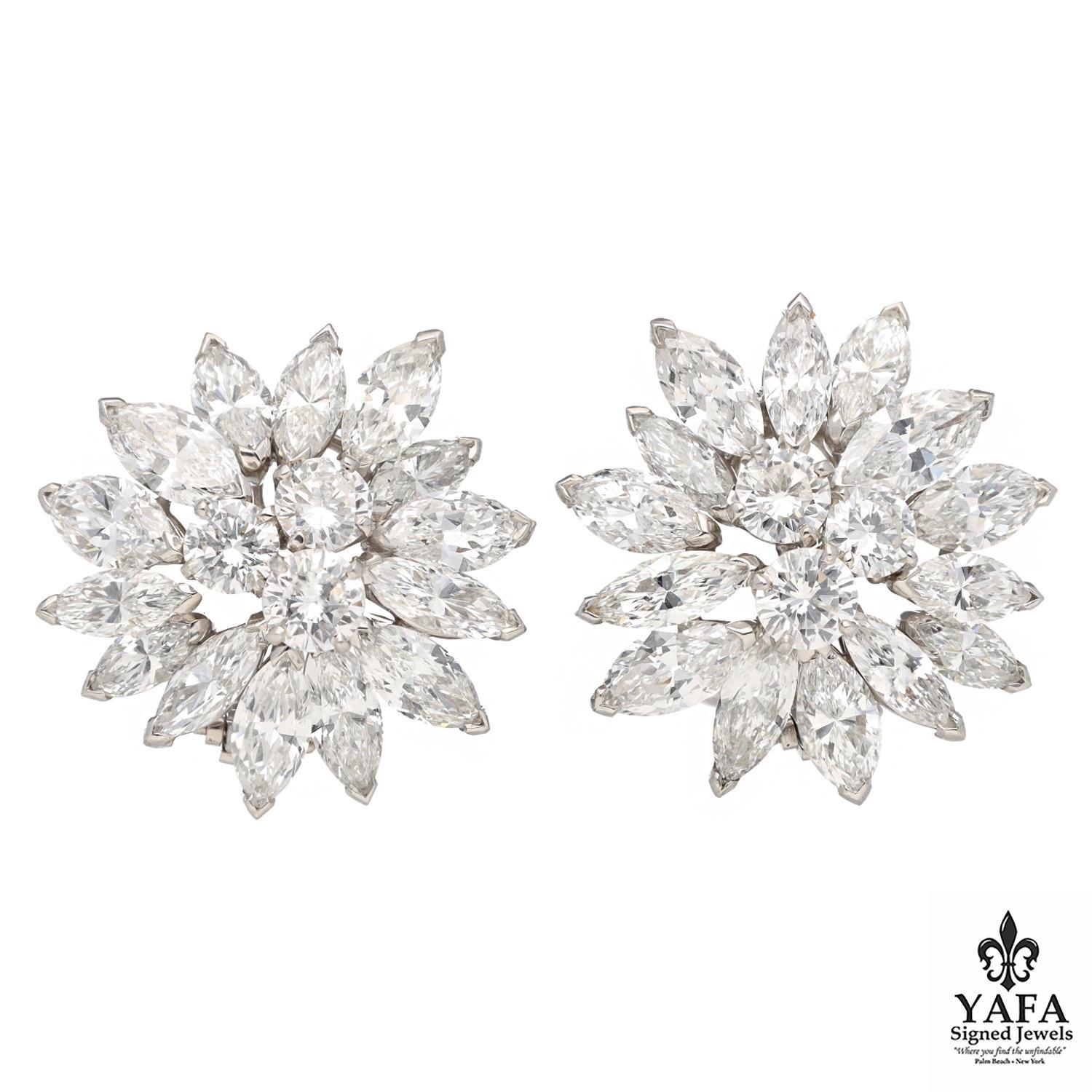 VAN CLEEF & ARPELS Platinum and Diamond Cluster Ear Clips In Excellent Condition For Sale In New York, NY