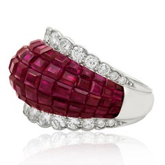 Van Cleef & Arpels - Anello in platino con diamanti e rubini incastonati