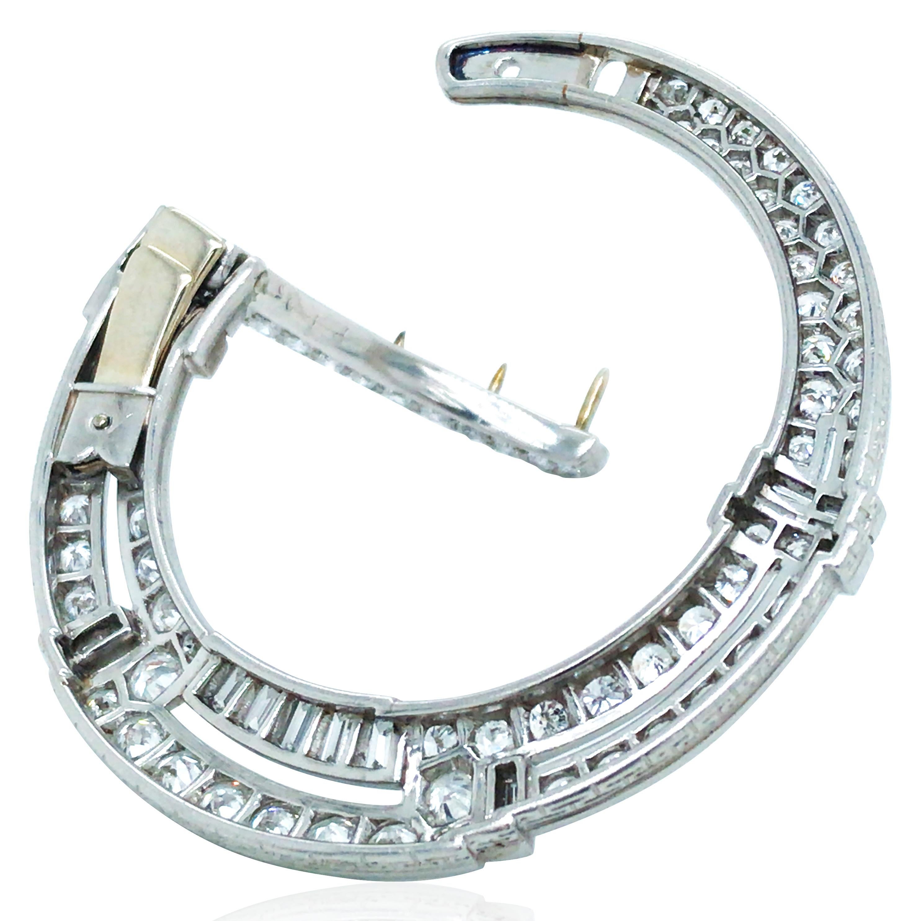 Van Cleef & Arpels, Platinum Diamond Circle Brooch In Good Condition For Sale In New York, NY
