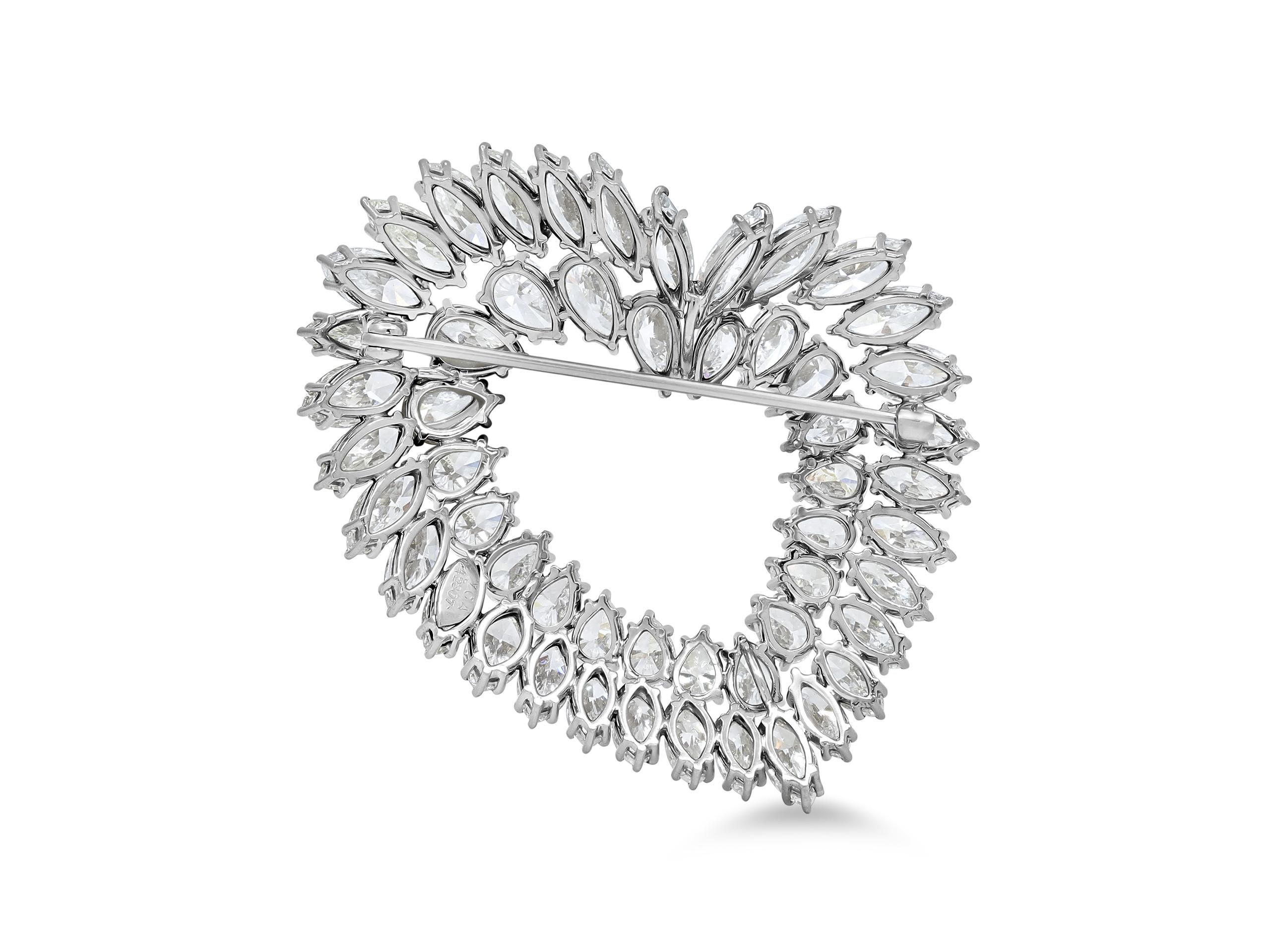 Van Cleef & Arpels Platinum Diamond Heart Brooch, 23.50 Carats In Excellent Condition For Sale In Beverly Hills, CA