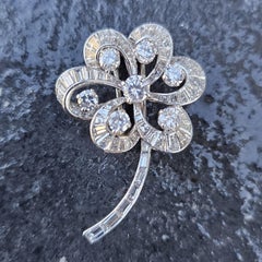 Van Cleef & Arpels Broche fleur florale vintage en platine et diamants 4,20 carats
