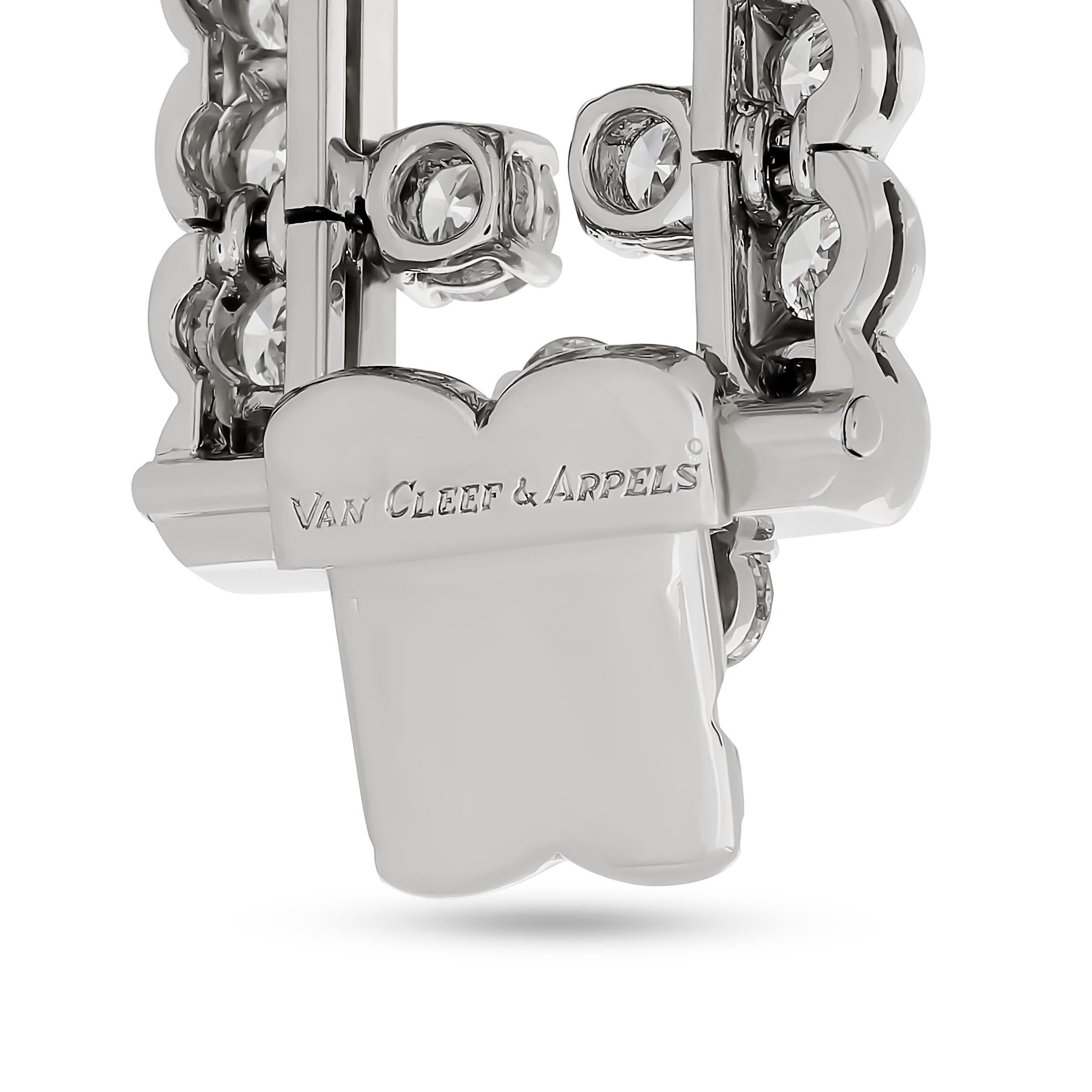 Taglio rotondo Bracciale Van Cleef & Arpels in platino con diamanti e fiocco di neve in vendita