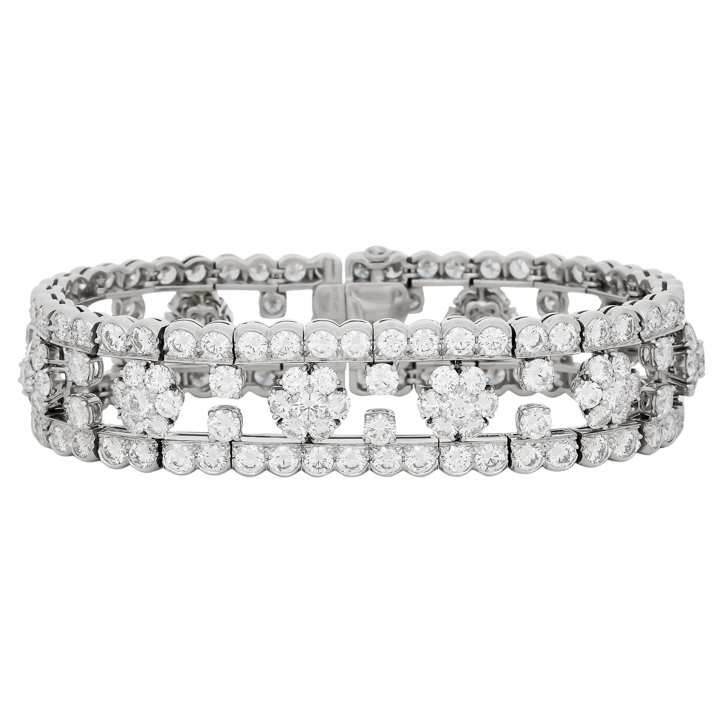 Bracciale Van Cleef & Arpels in platino con diamanti e fiocco di neve in vendita