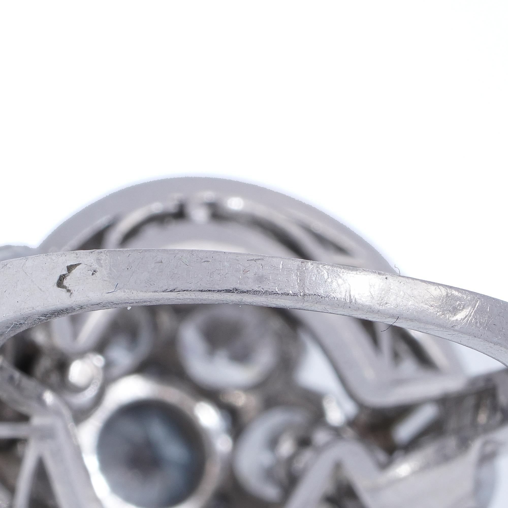Anello in platino Van Cleef & Arpels con 4,2 carati di diamanti. in vendita 3