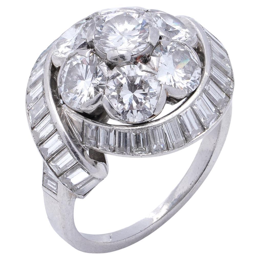 Anello in platino Van Cleef & Arpels con 4,2 carati di diamanti. in vendita