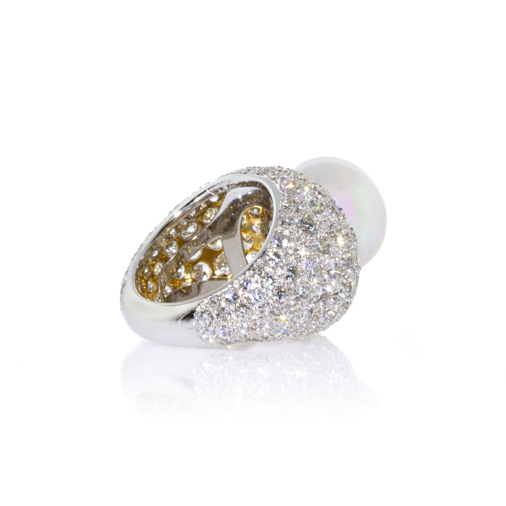 Van Cleef & Arpels Platinum South Sea Pearl and Diamond Pave Ring In Excellent Condition In New York, NY