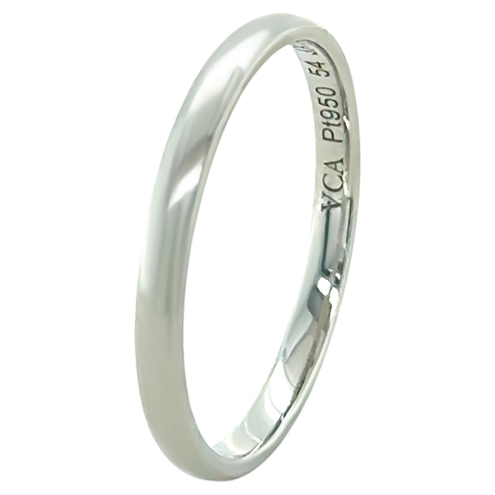 Van Cleef & Arpels „Tendrement“-Ehering aus Platin, 2,44 g im Angebot