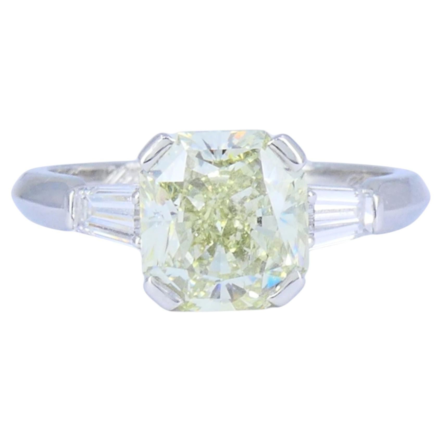 Van Cleef & Arpels Verlobungsring aus Platin mit drei gelben Diamanten, GIA