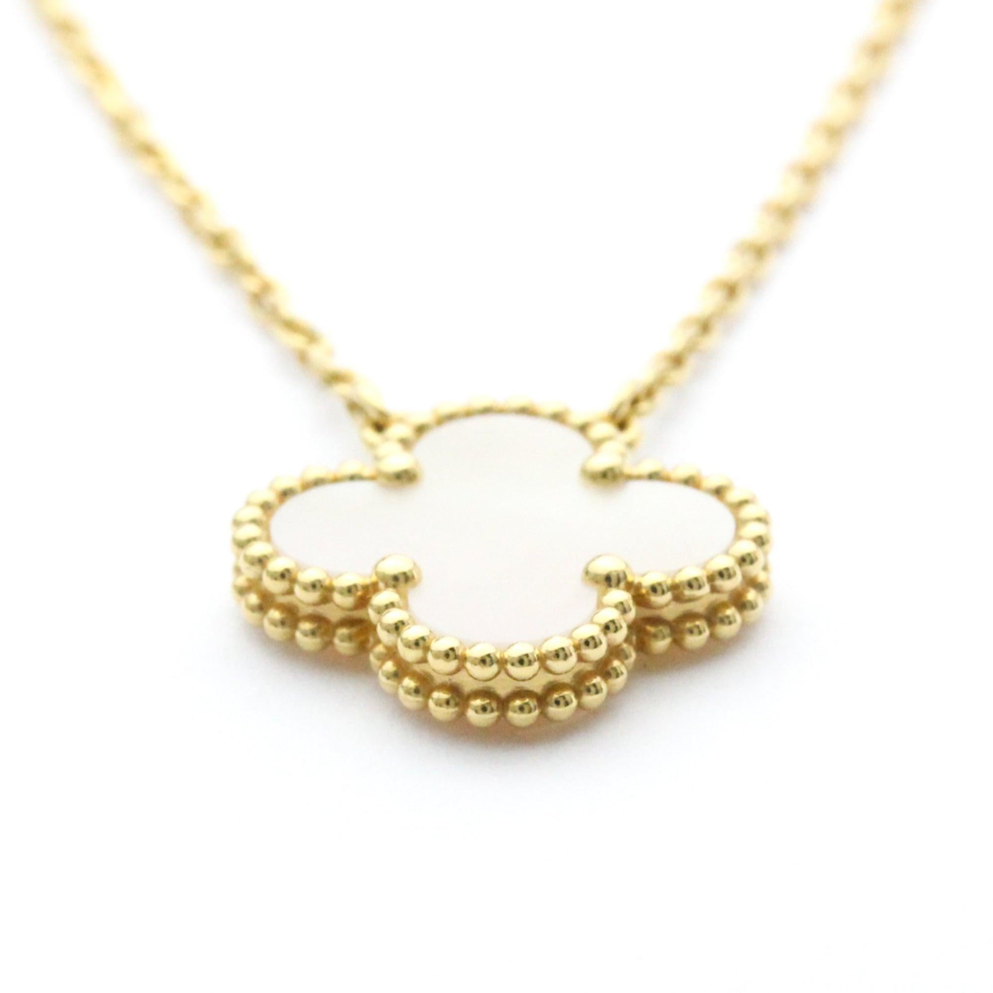 Van Cleef & Arpels Polished Alhambra Mop Necklace in 18K Yellow Gold In Excellent Condition In London, GB