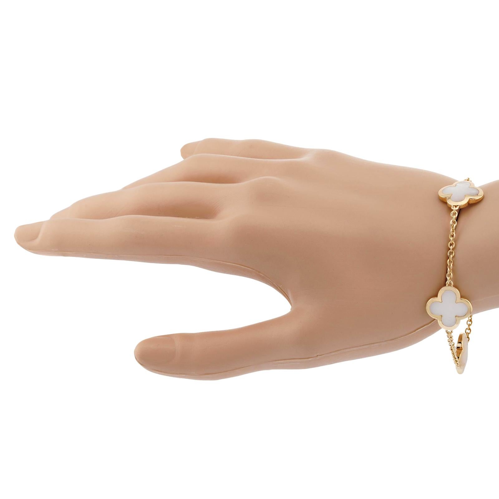 VAN CLEEF & ARPELS Bracelet Pure Alhambra à 4 motifs en nacre YG. ACO en vente 1