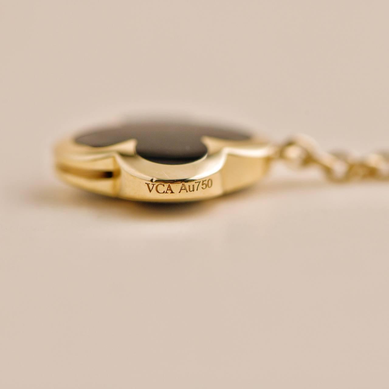 van cleef alhambra bracelet gold weight