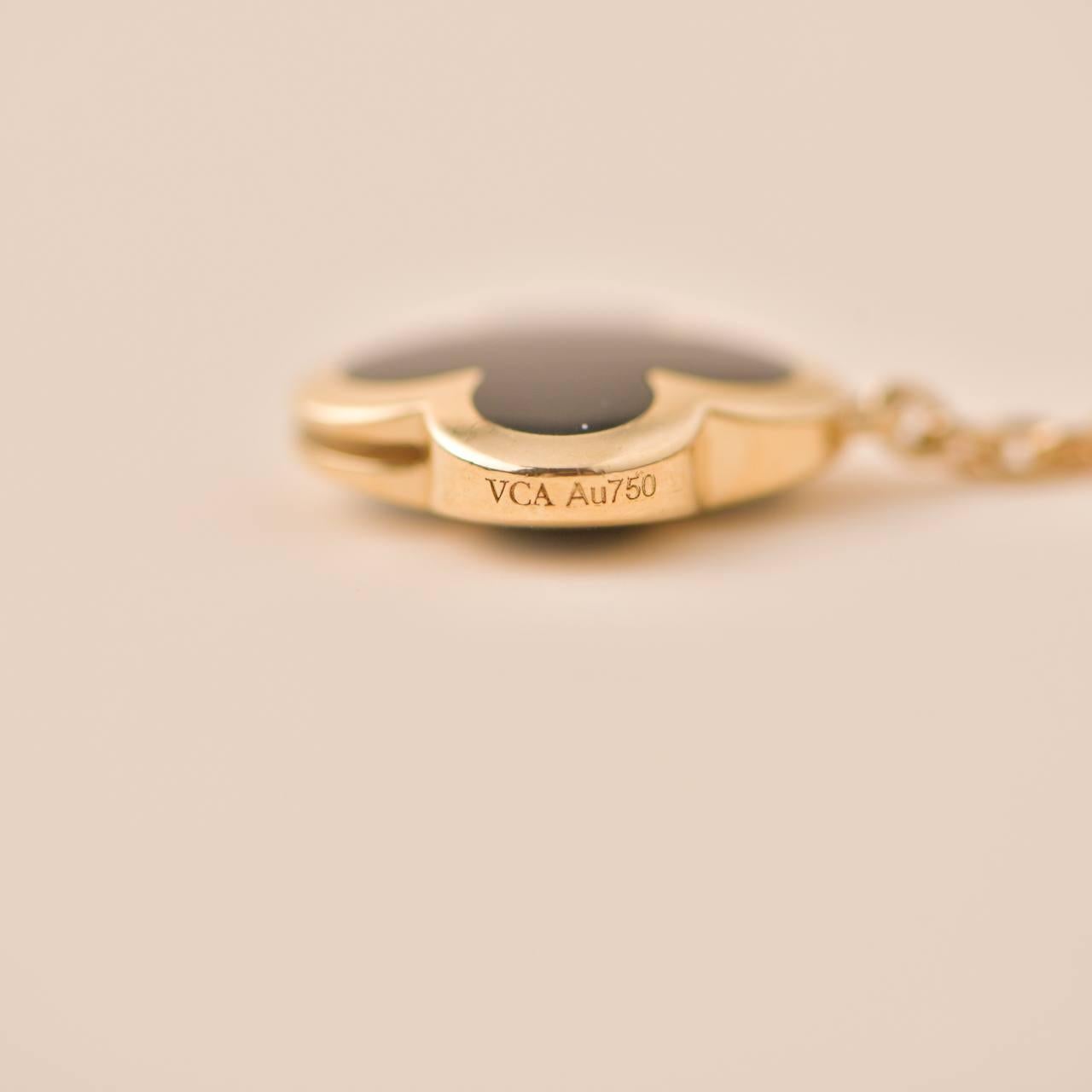 Van Cleef & Arpels Pure Alhambra Black Onyx 18K Yellow Gold Bracelet In Excellent Condition In Banbury, GB