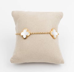 Bracciale Van Cleef & Arpels Pure Alhambra, oro 18 carati e madreperla
