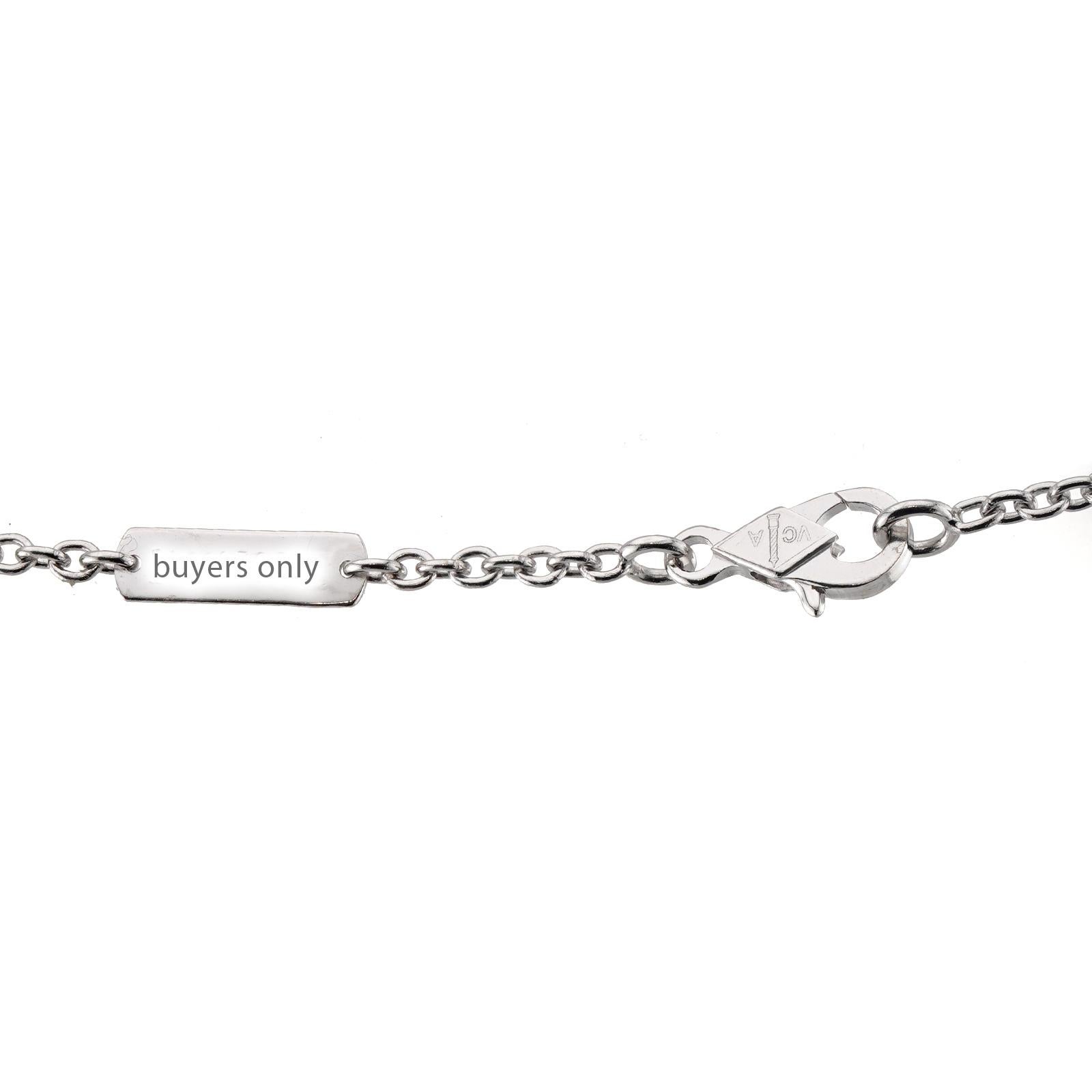 VAN CLEEF & ARPELS Collana con ciondolo piccolo in oro bianco e diamanti Pure Alhambra in vendita 5