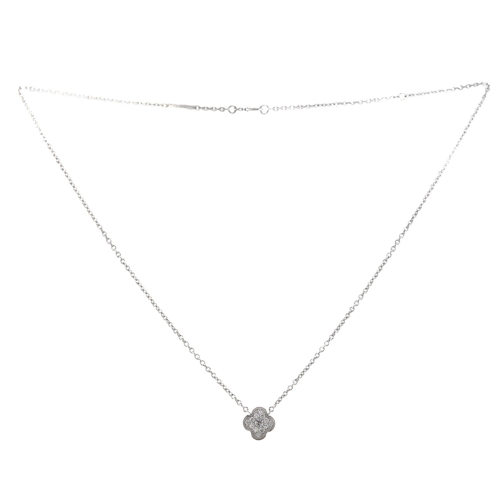 VAN CLEEF & ARPELS Collana con ciondolo piccolo in oro bianco e diamanti Pure Alhambra In condizioni ottime in vendita a New York, NY
