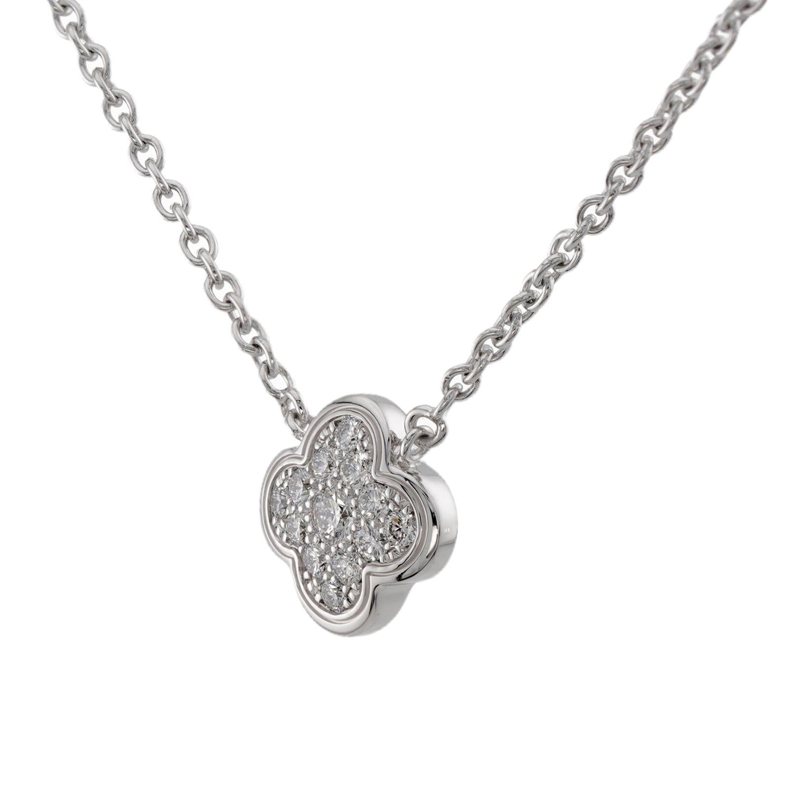 Donna VAN CLEEF & ARPELS Collana con ciondolo piccolo in oro bianco e diamanti Pure Alhambra in vendita