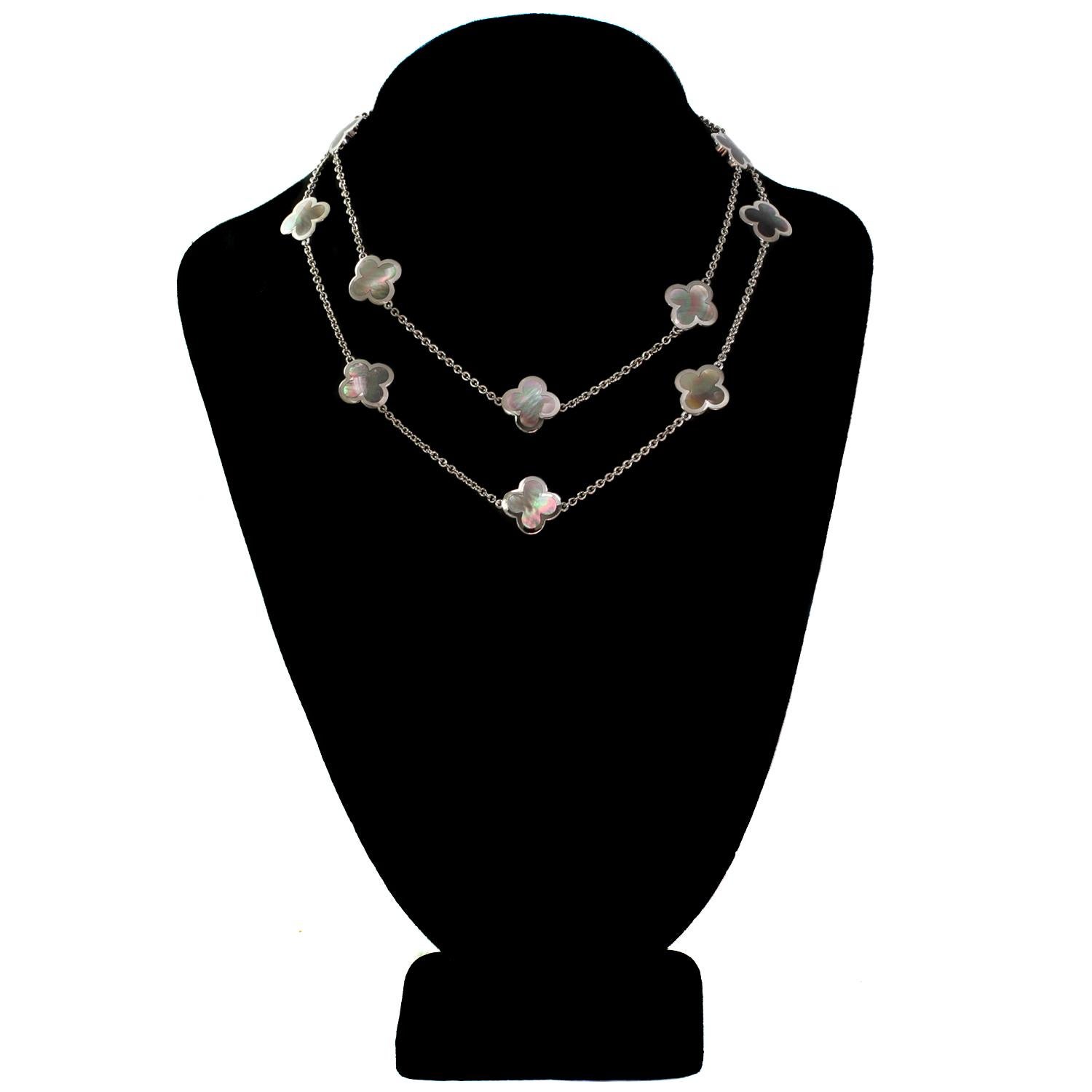 Van Cleef & Arpels Halskette mit 14 Perlmutt-Motiven aus reinem Alhambra-Perlmutt Damen