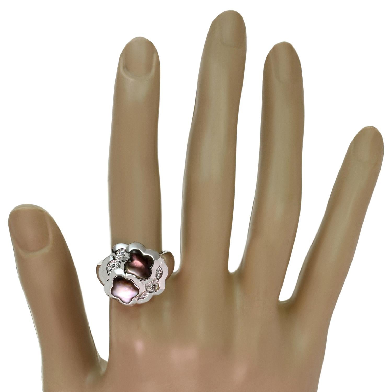 VAN CLEEF & ARPELS Ring aus reinem Alhambra-Grauem Perlmutt  im Zustand „Hervorragend“ im Angebot in New York, NY