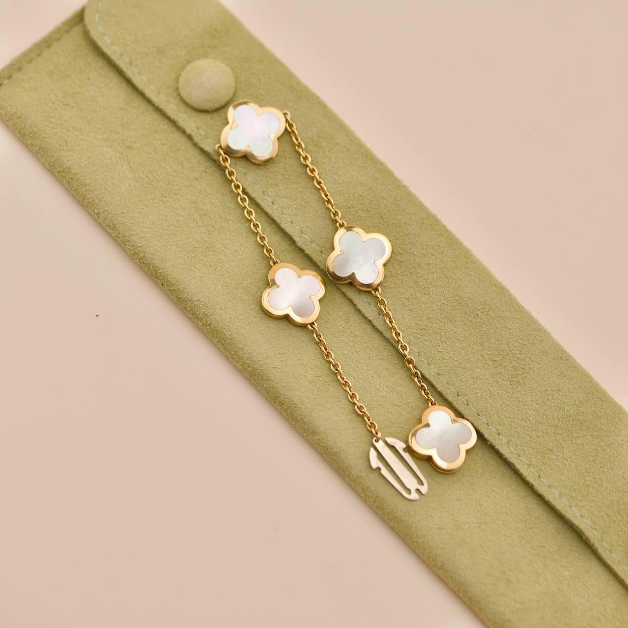 Van Cleef & Arpels Armband aus 18 Karat Gelbgold mit reinem Alhambra-Perlmutt und Perlmutt für Damen oder Herren im Angebot