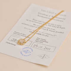 Van Cleef & Arpels Halskette aus 18 Karat Gelbgold mit reinem Alhambra-Perlmutt und Perlmutt