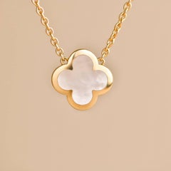 Van Cleef & Arpels Pendentif en or jaune 18 carats Pure Alhambra en nacre