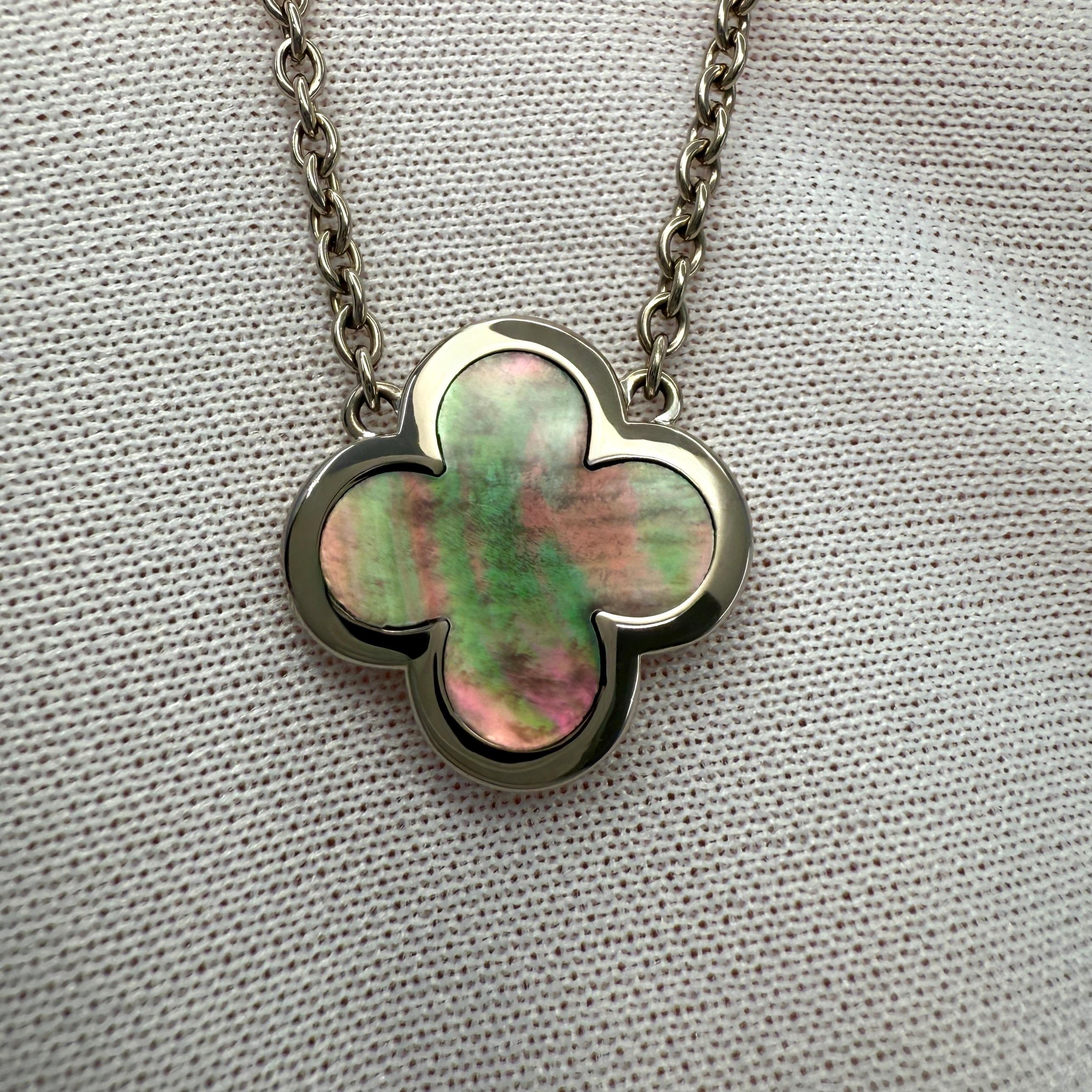 da uomo o donna Van Cleef & Arpels Pure Alhambra Collana con fiori di madreperla in oro bianco 18 carati in vendita