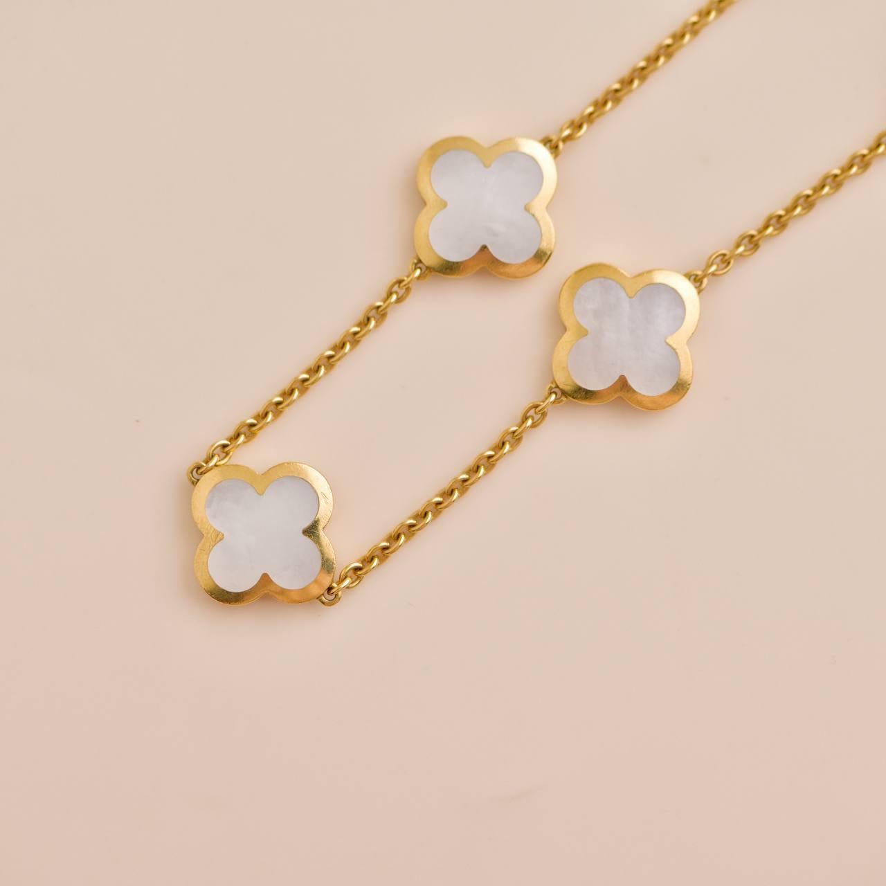 SKU	CT-2483
Comes With	Pouch Only
Date	2015
RRP	£6,200 Including taxes / $6,600 Excluding taxes / €7,200 Including taxes
Model	VCARA36300
Serial Number	JE******
Metal	18k Yellow Gold
Stones	Mother of Pearl
Weight	approx 15.9 g
Length	approx 20