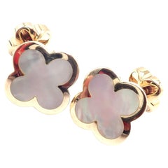 Van Cleef & Arpels Boutons de manchette Pure Alhambra en or jaune et nacre