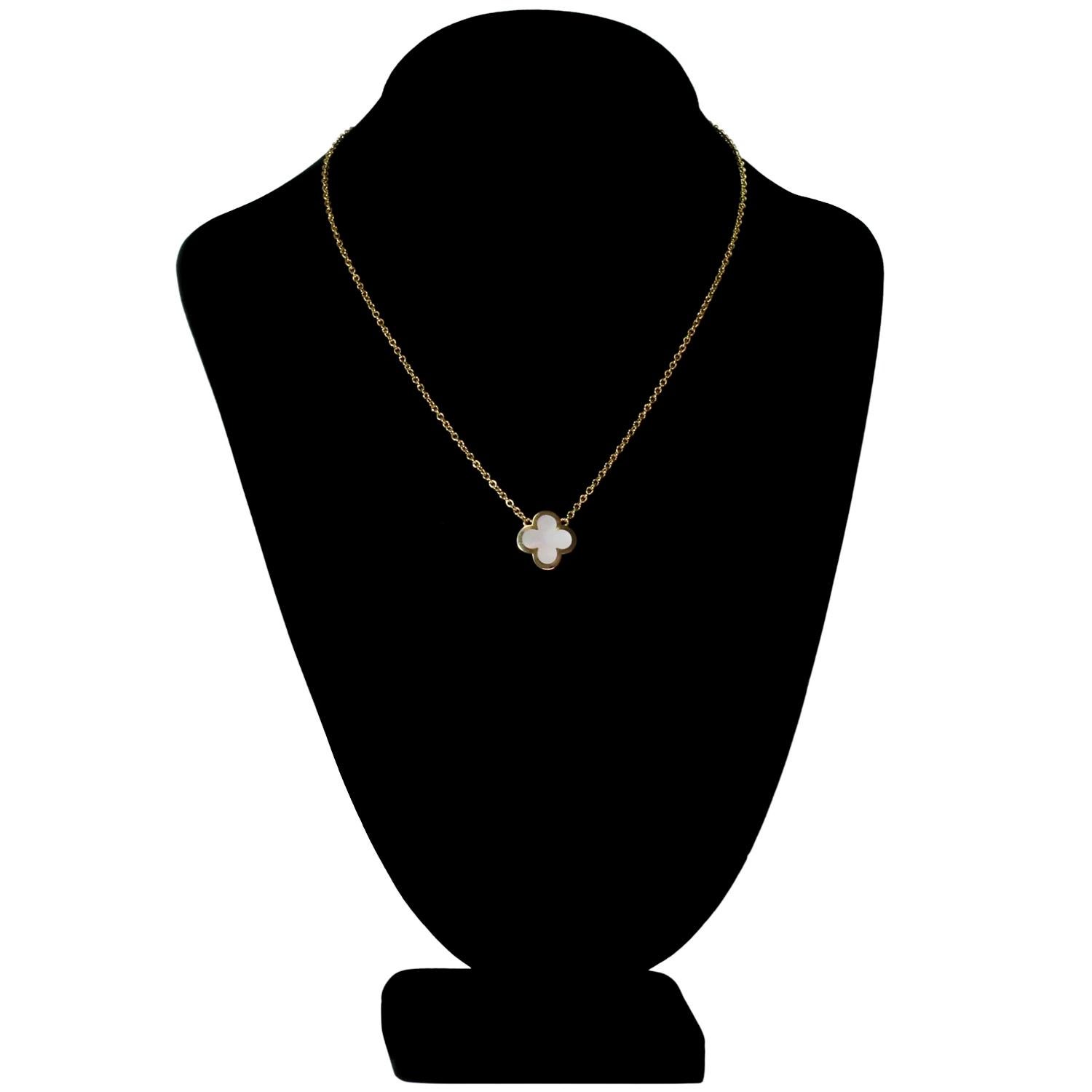 Van Cleef & Arpels Pure Alhambra Mother-Of Pearl Yellow Gold Pendant Necklace For Sale 1