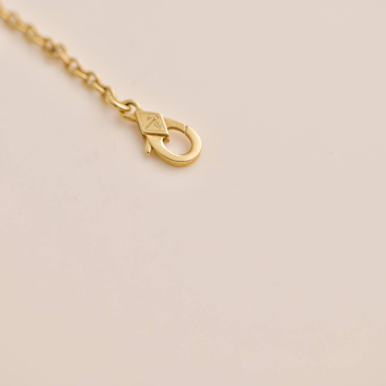 Van Cleef & Arpels Pure Alhambra Onyx Yellow Gold Pendant Necklace In Excellent Condition In Banbury, GB
