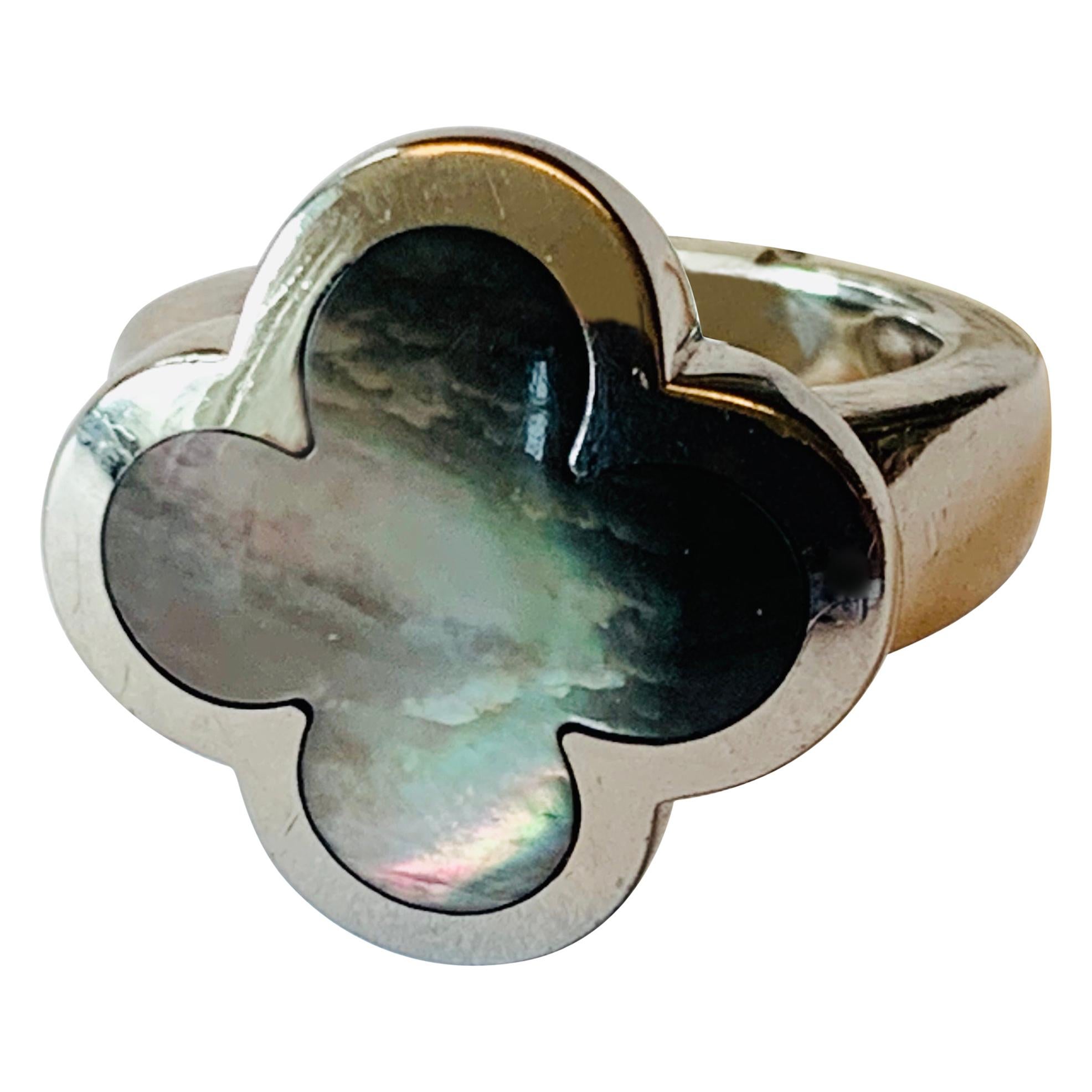 Van Cleef & Arpels Pure Alhambra Ring 18 Karat White Gold, Mother of Pearl For Sale
