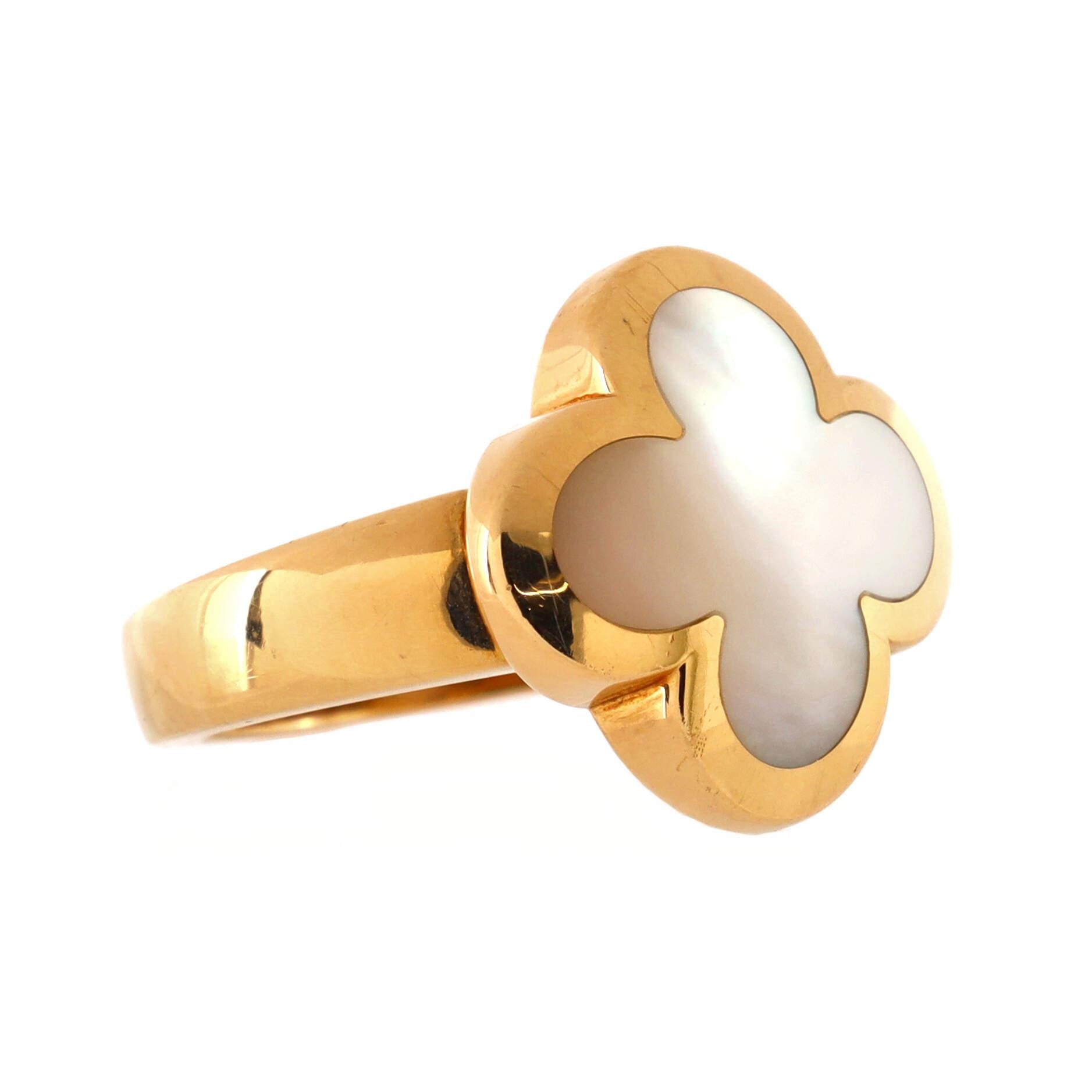 Condition: Very good. Moderate wear throughout with a deep scratch within.
Accessories: No Accessories
Measurements: Size: 5.25 - 50, Width: 3.45 mm
Designer: Van Cleef & Arpels
Model: Pure Alhambra Ring 18K Yellow Gold and Mother of Pearl
Exterior