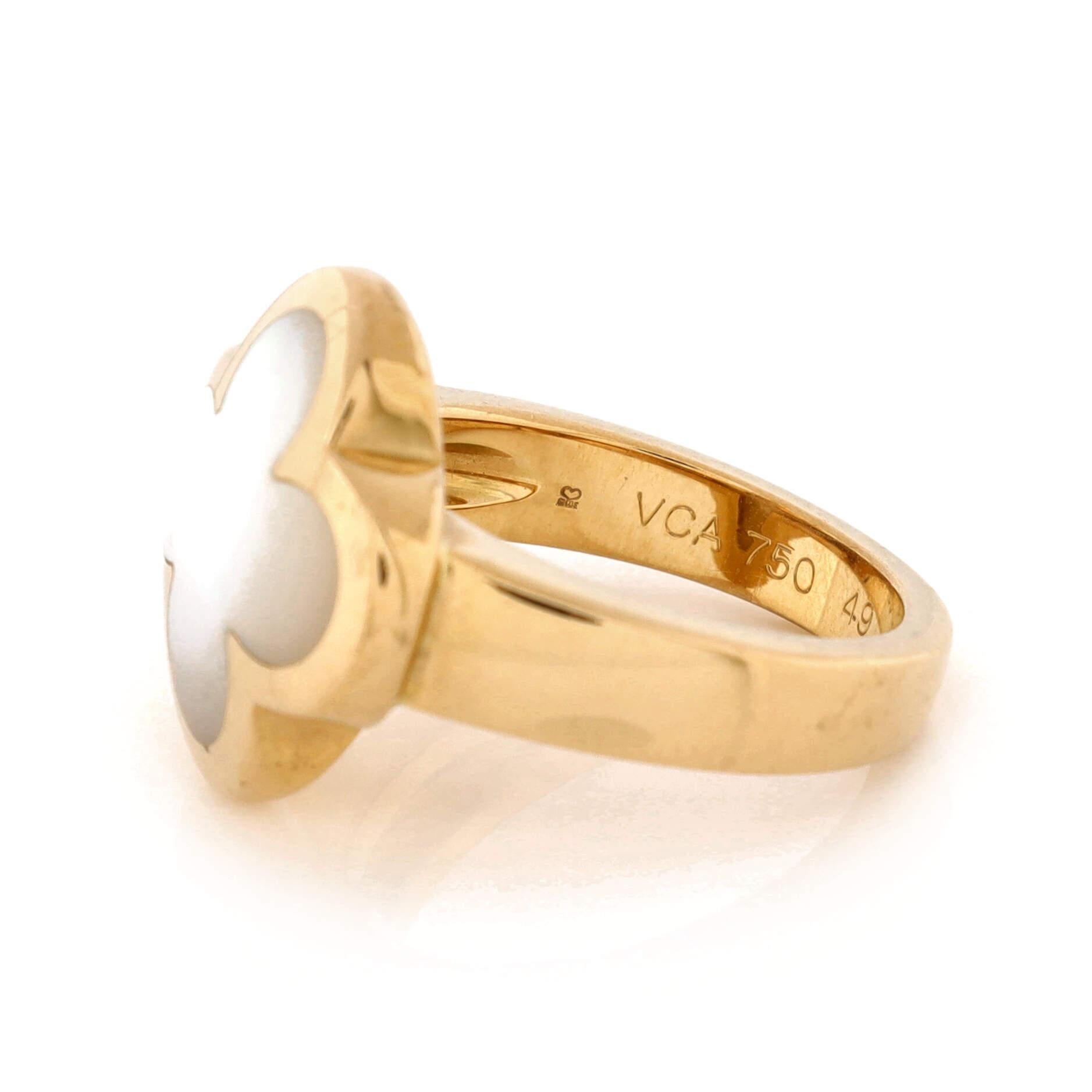 Women's or Men's Van Cleef & Arpels Pure Alhambra Ring 18K Yellow Gold and Mother of Pearl For Sale