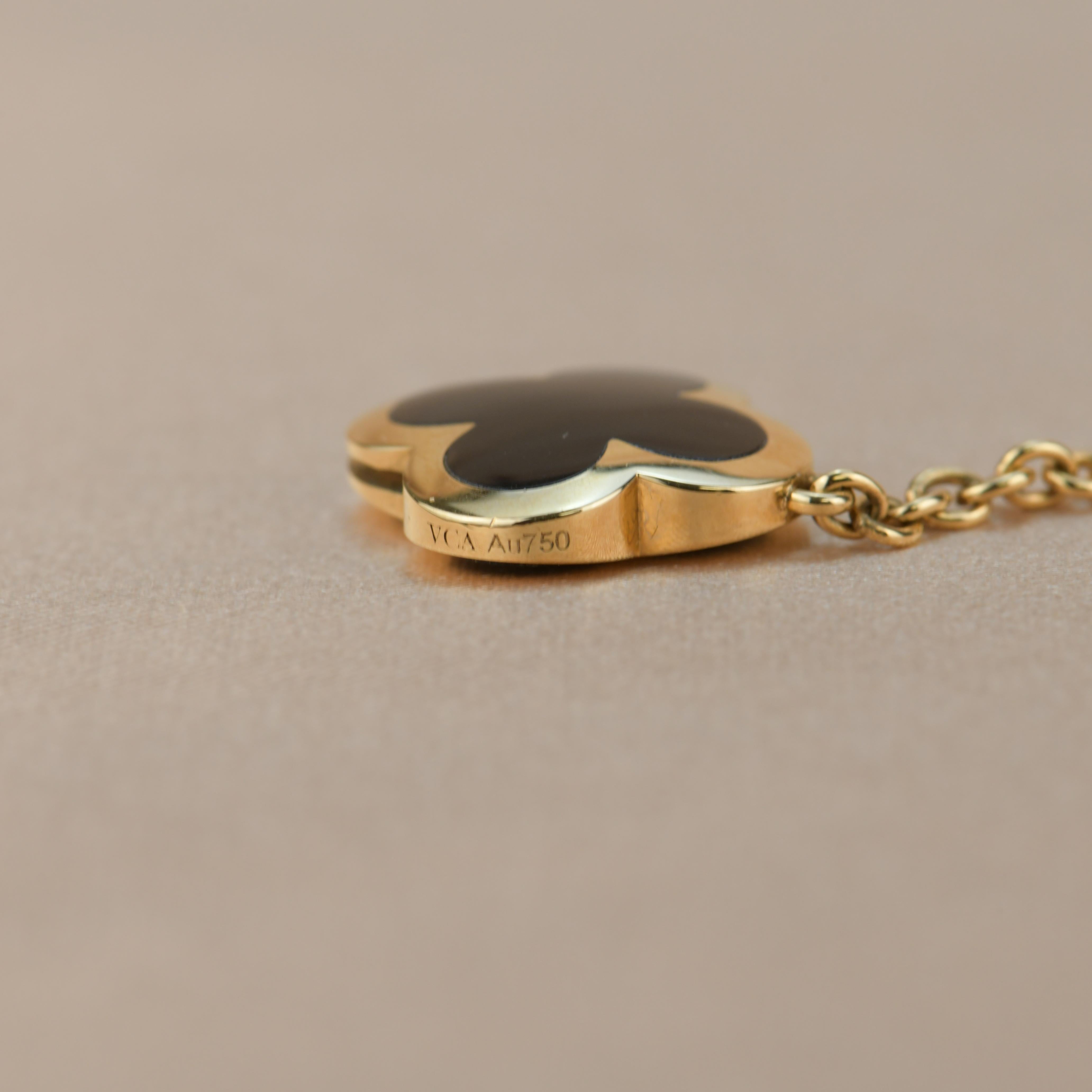 Van Cleef & Arpels Pure Yellow Gold Onyx Alhambra Bracelet In Excellent Condition In Banbury, GB