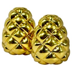 Van Cleef & Arpels Quilted Bombe 18K Yellow Gold Earrings 1 1/8 Inches Long