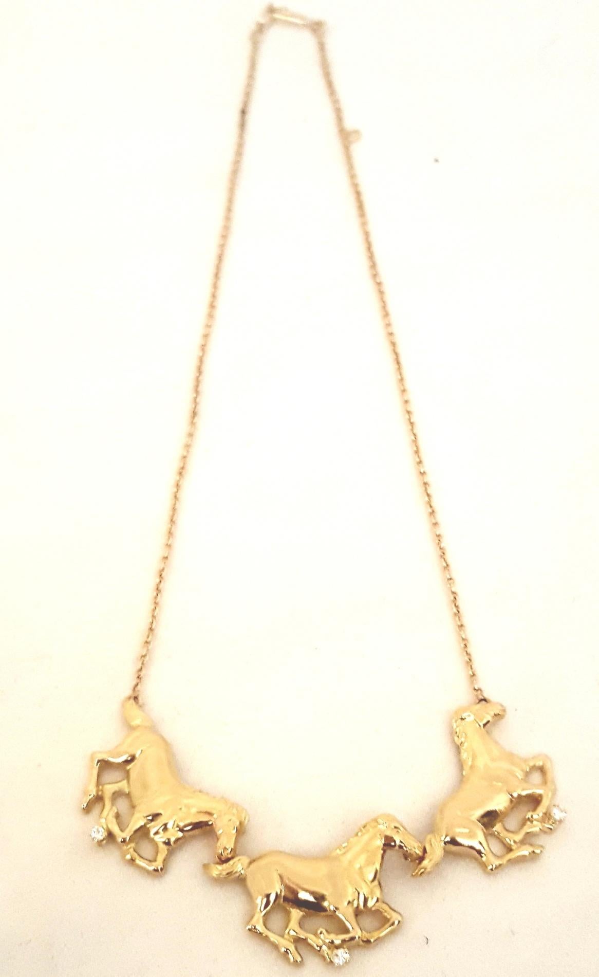 Artisan Van Cleef & Arpels Rare 1950s 18 Karat Three Horses with Diamonds Necklace For Sale