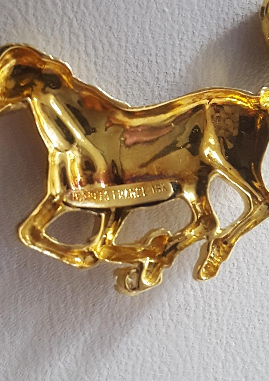 Van Cleef & Arpels Rare 1950s 18 Karat Three Horses with Diamonds Necklace For Sale 3