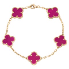 Van Cleef & Arpels Bracelet Alhambra vintage en porcelaine de Sèvres rose framboise