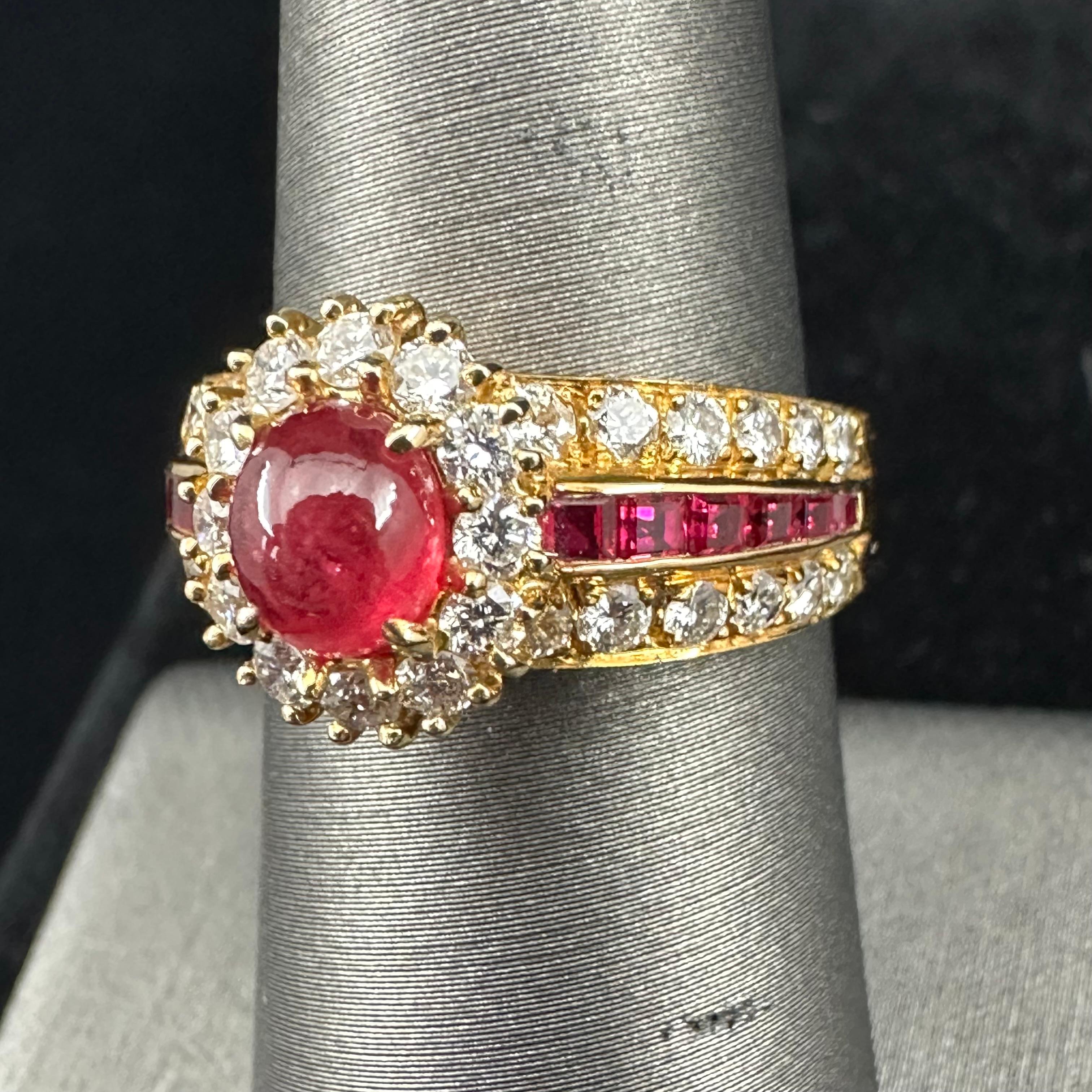 Taille brillant Van Cleef & Arpels Bague rubis rouge et diamants  en vente