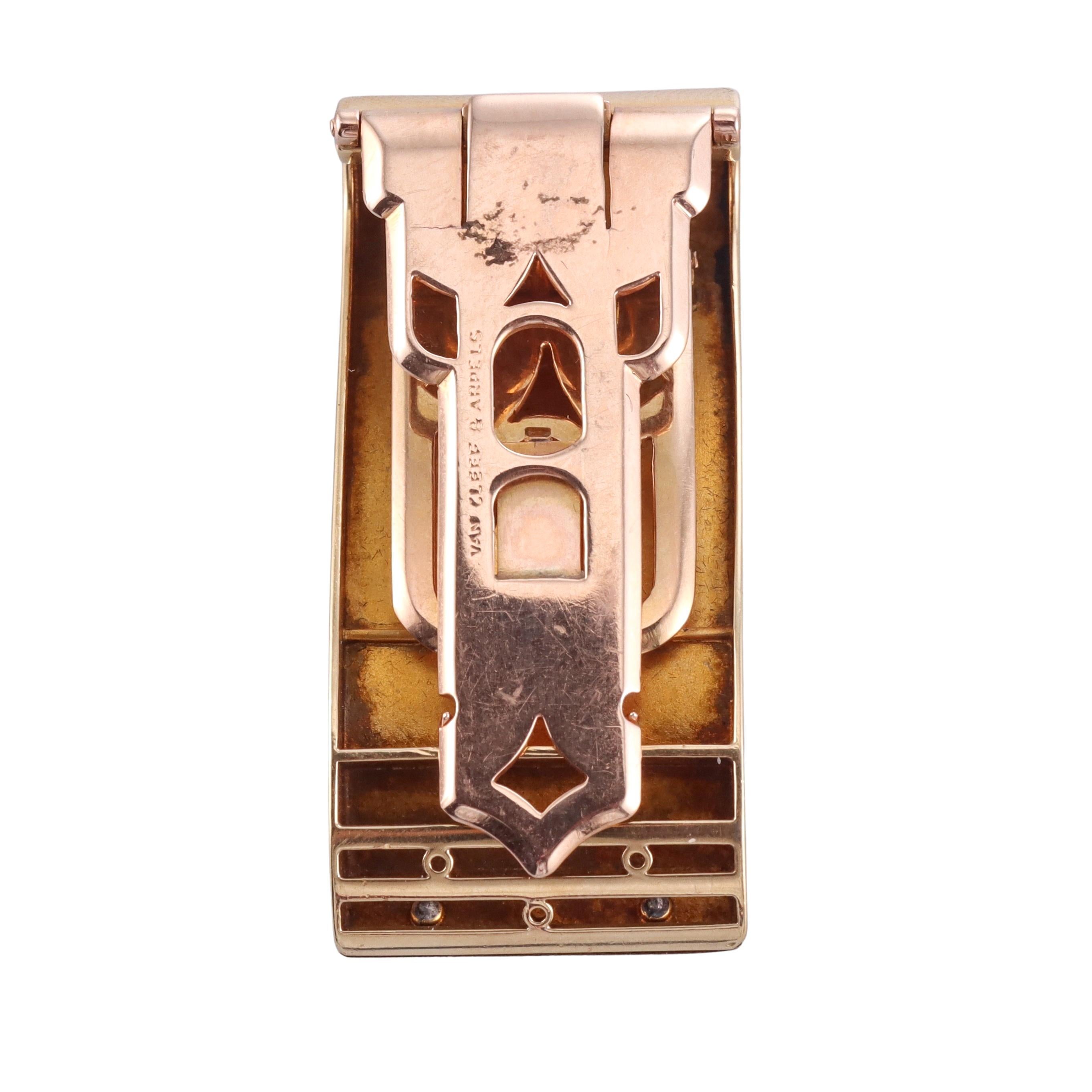 Women's or Men's Van Cleef & Arpels Retro Gold Clip  For Sale