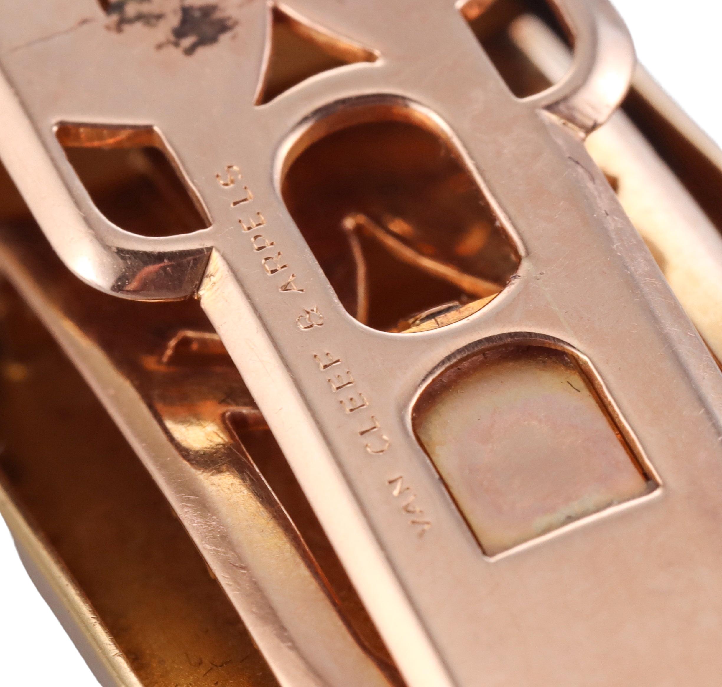 Van Cleef & Arpels Retro Gold Clip For Sale 1